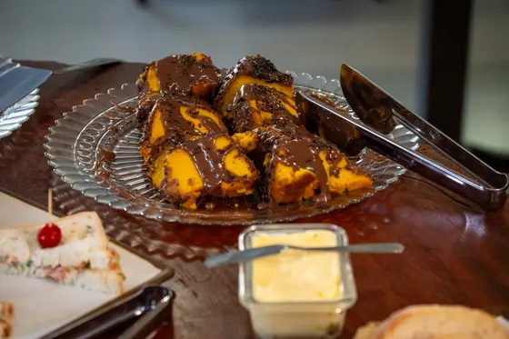 Pães, bolos e salgados do café da manhã